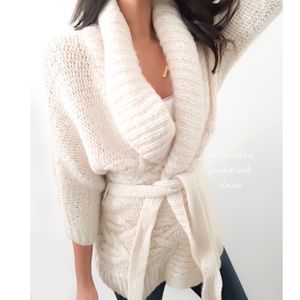 Ae Chunky Light Cream Knit Wrap Belted 